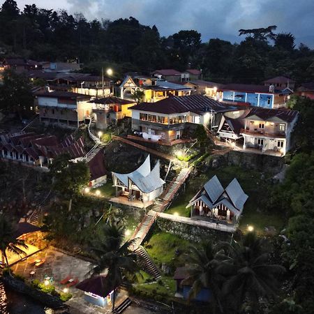 Vandu'S View Guest House & Restaurant Tuktuk Siadong Bagian luar foto