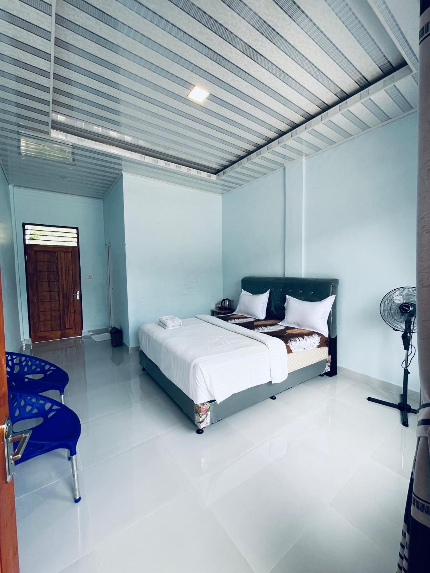 Vandu'S View Guest House & Restaurant Tuktuk Siadong Bagian luar foto
